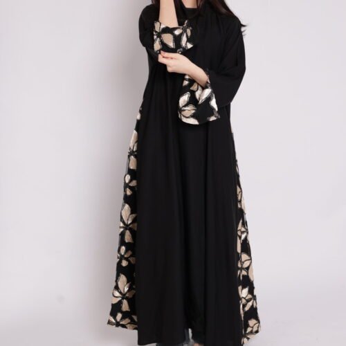 JO7A0004 عباية تطريز جانبي زهري | عبايات سعودية سهرة