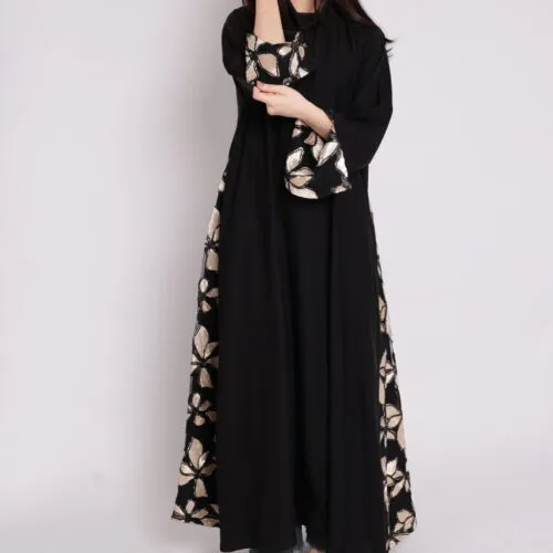 عبايات سعودية سوداء 4 عباية تطريز جانبي زهري | عبايات سعودية سهرة