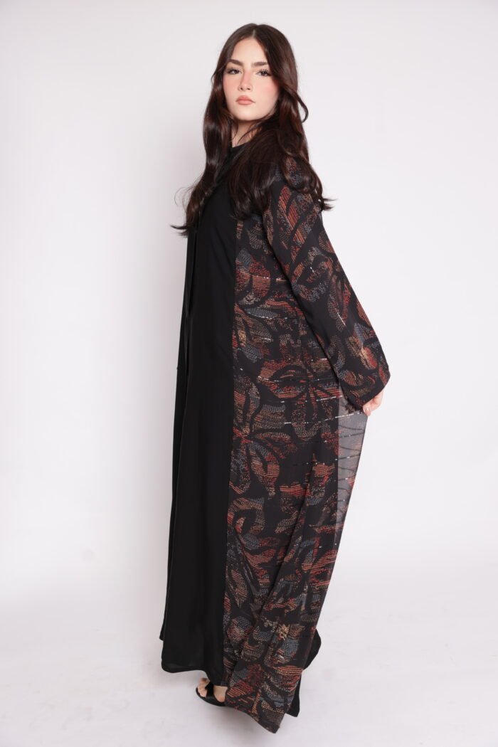 Abaya with elegant geometric patterns in black - Image 2