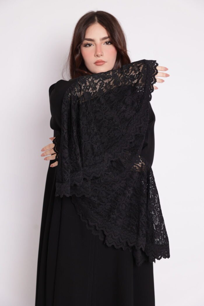 عباية أكمام دانتيل سوداء | عبايات سعودية عصرية