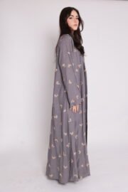 Abaya embroidered with soft geometric patterns - Image 4