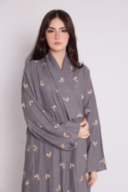 Abaya embroidered with soft geometric patterns