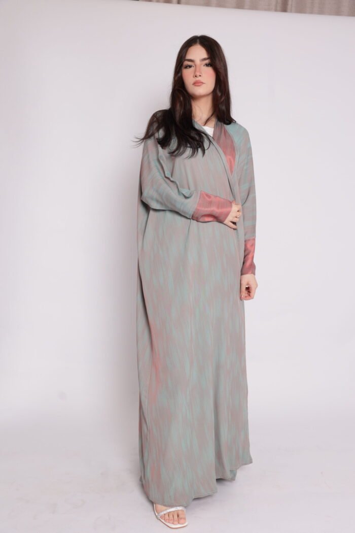 JO7A0126 عباية عصرية ألوان هادئة | عبايات سعودية يومية