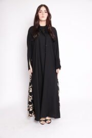 Black abaya with side embroidery and cufflinks decorated with shiny floral patterns in gold and beige - Image 4