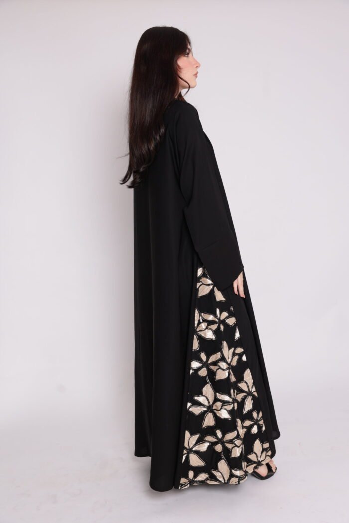 JO7A9977 عباية تطريز جانبي زهري | عبايات سعودية سهرة