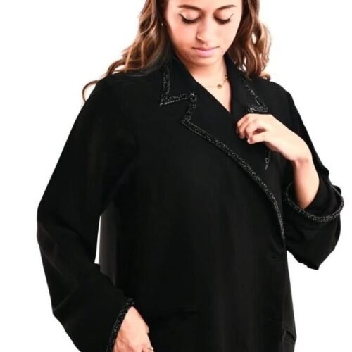 imgi_2_4498a438-d75a-4846-a484-3f648a846f08-1000x1000-UUroKvX6ZXhmDmOSpKiRgduoovXqgQaJGw1xcdMz عباية رسمية سوداء ياقة | عبايات سعودية سهرة