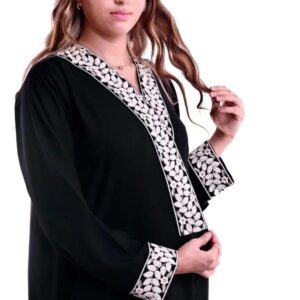 عباية مفتوحة كلفة مطرزة سوداء من متجر عبايات ثريد