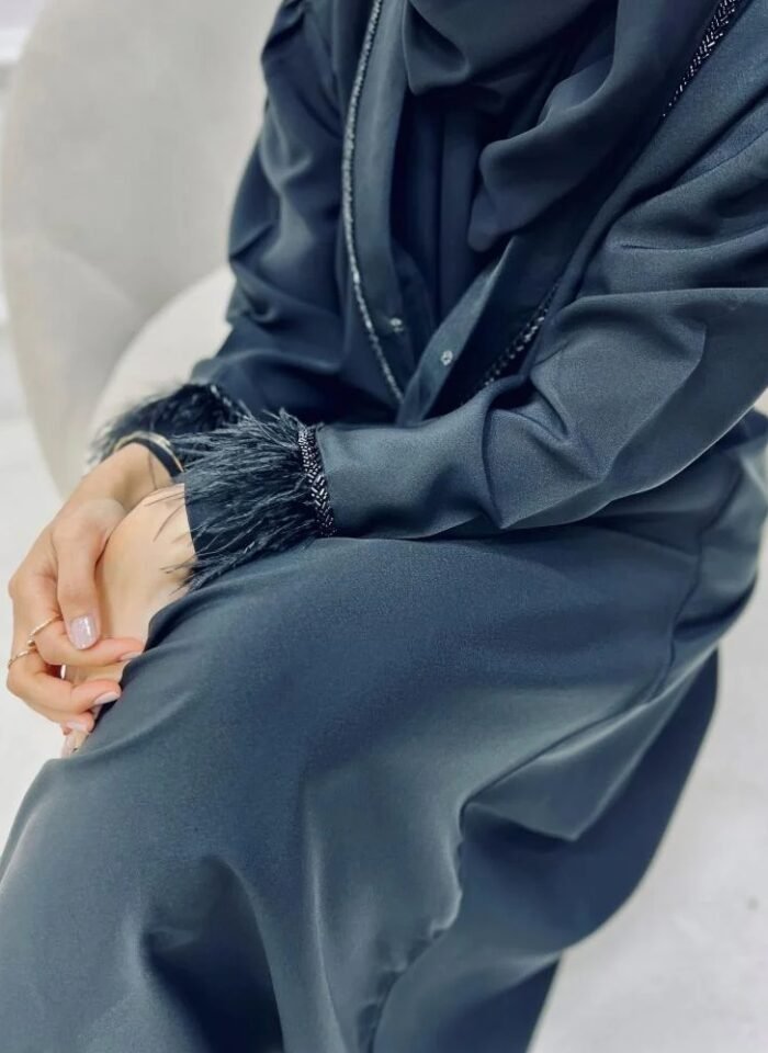 ⁦عباية كلاسيك راقية بخامة كريب فاخرة⁩ - الصورة ⁦1⁩