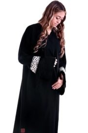 Abaya with cost and fringes on the sleeves<br>