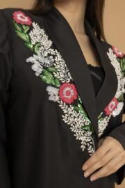 Abaya embroidered with colorful threads and elegant travel design - Image 8