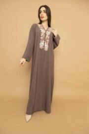 Luxurious colorful abaya with floral design and luxurious crepe fabric - Image 3