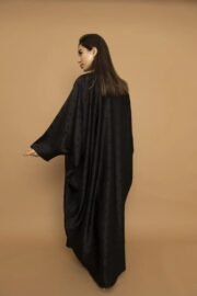 ⁦عباية بشت واسعة كريب فاخر بتصميم راقي⁩ - الصورة ⁦3⁩