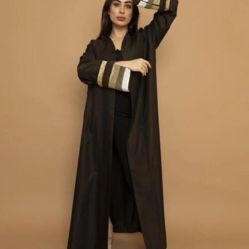 imgi_6_e62956fb-d88b-494e-88b6-264d2d0d2dec-666.66666666667x1000-RDAbRdJIiIPEa8rYvyfYprdqcYG2twEV1COL10ub عباية مطرزة يدوي أكمام | عبايات سعودية كلاسيك