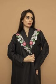 Abaya embroidered with colorful threads and elegant travel design - Image 3