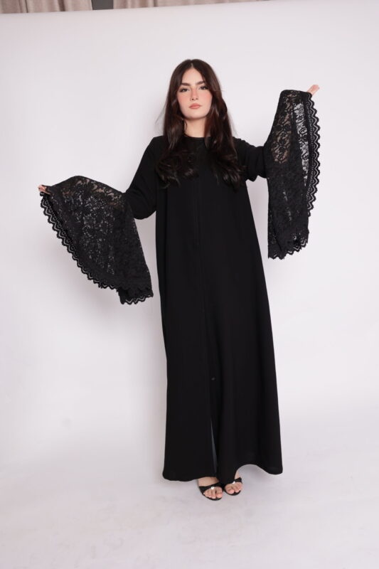 عباية أكمام دانتيل كلوش سوداء – تصميم كلوش فاخر من عباية ثريد