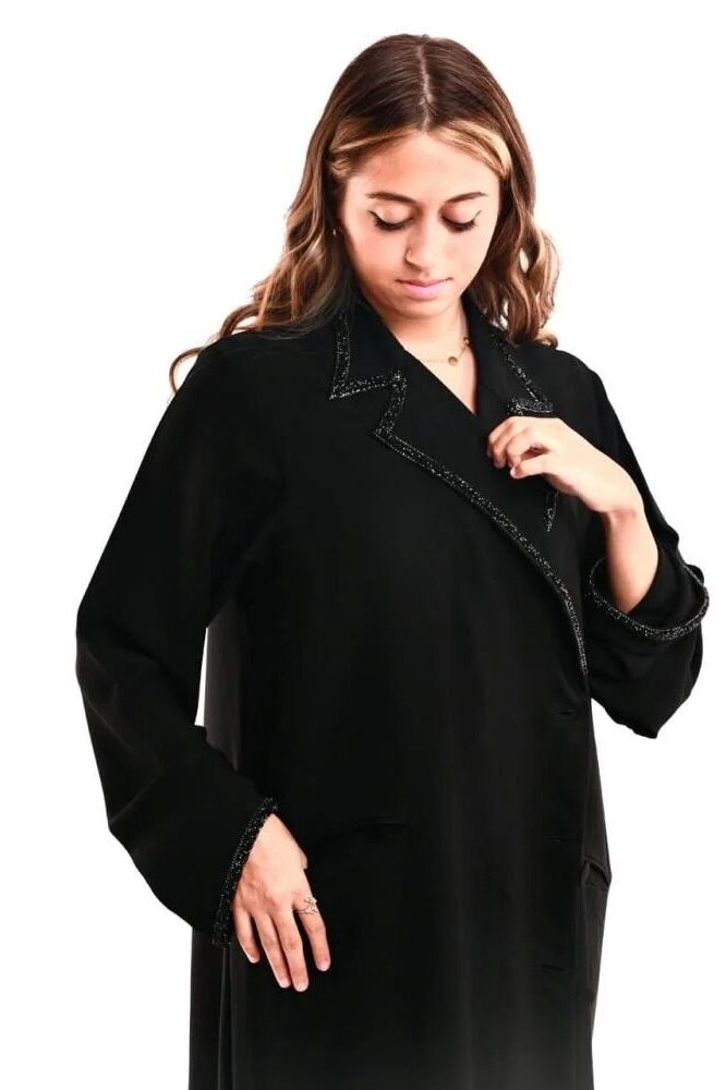 عباية رسمية سوداء ياقة كلاسيكية – تصميم رسمي من عباية ثريد
