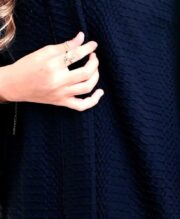 عباية كيمونو مع أكمام واسعة بلون كحلي