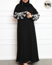 عباية سوداء بأكمام مطرزة باللؤلؤ الأبيض – أناقة فاخرة للسهرات - الصورة 3