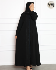 ⁦عباية سوداء بنقش مشجر أمامي وخلفي – تصميم أنيق وعصري⁩ - الصورة ⁦4⁩