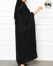 ⁦عباية بشت قطري سوداء بنقشة مشجرة – فخامة خليجية بتصميم كلاسيكي⁩ - الصورة ⁦2⁩